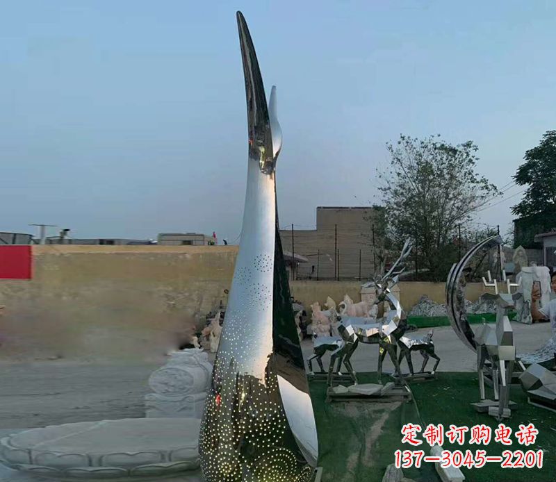 益阳镜面广场不锈钢抽象天鹅雕塑