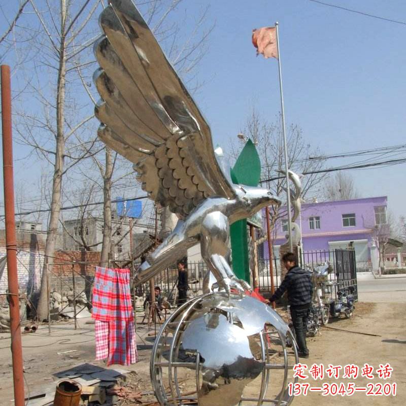 益阳超越传统的老鹰不锈钢雕塑