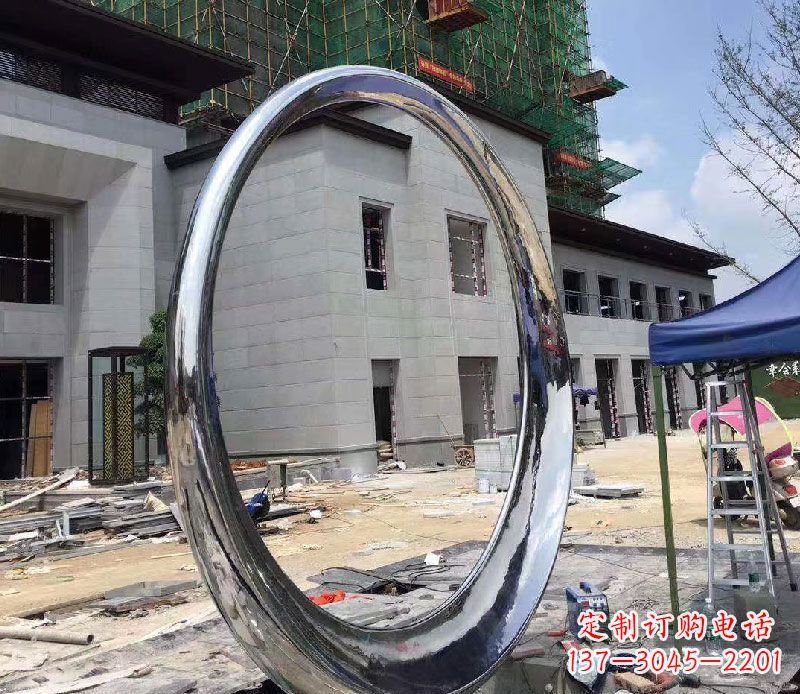 益阳精致典雅的镜面不锈钢圆环雕塑