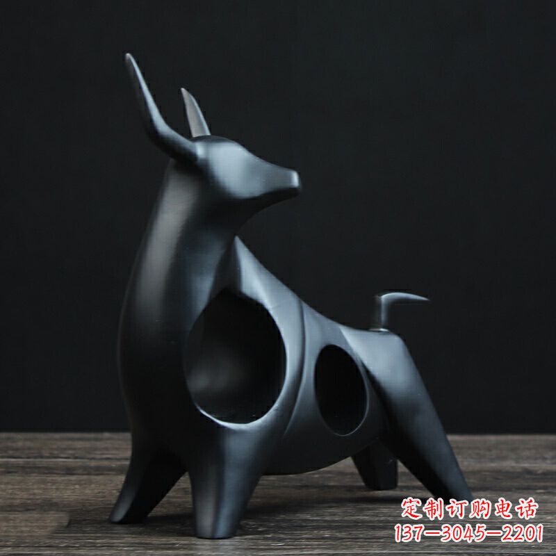 益阳可爱抽象牛玻璃钢动物雕塑