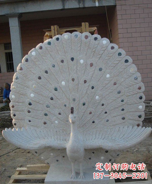 益阳精美雕塑,定制孔雀开屏石雕