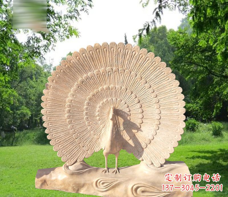 益阳欣赏孔雀美感的石雕公园雕塑