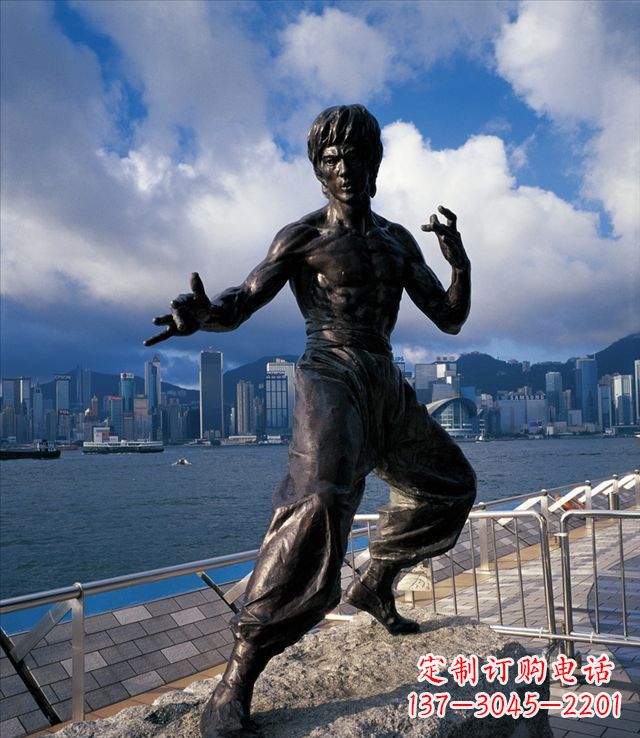 益阳标题:李小龙铜雕,让传奇永存