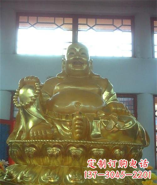 益阳传统工艺制作鎏金弥勒佛像