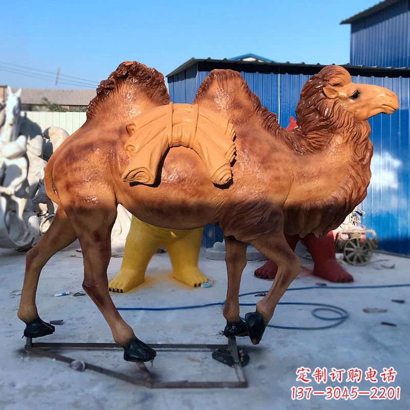 益阳雕刻精美的骆驼玻璃钢仿真雕塑