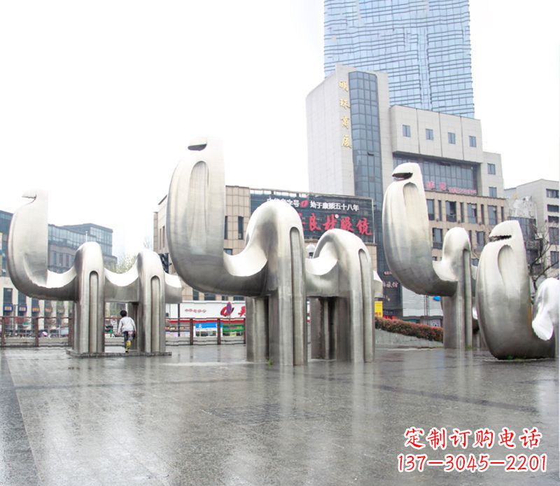 益阳不锈钢骆驼雕塑,更添雅致风情