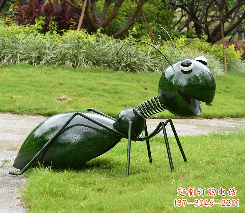 益阳绿色落尾蚂蚁不锈钢摆件雕塑:精致的小动物艺术作品