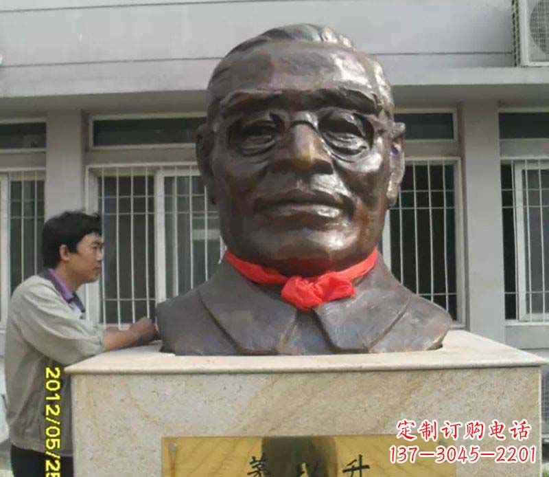 益阳领雕塑:打造精致头像铜雕