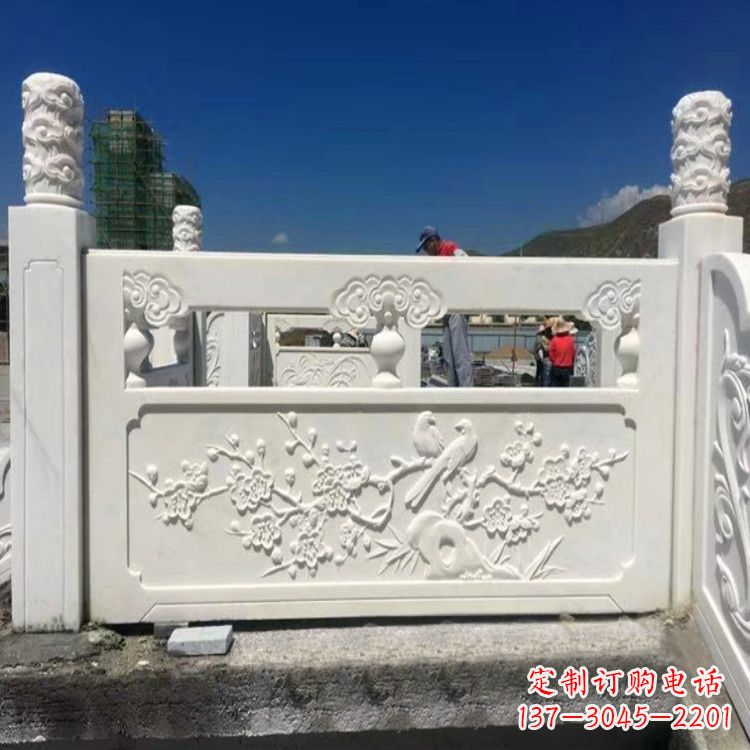 益阳梅花石雕塑栏板——为您的室内外空间带来精美的艺术气息