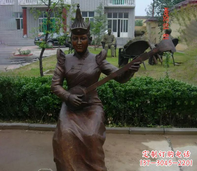 益阳蒙古族女人演奏公园人物铜雕