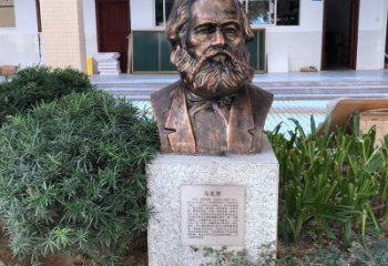 益阳马克思铸铜头像雕塑，记录校园历史精彩
