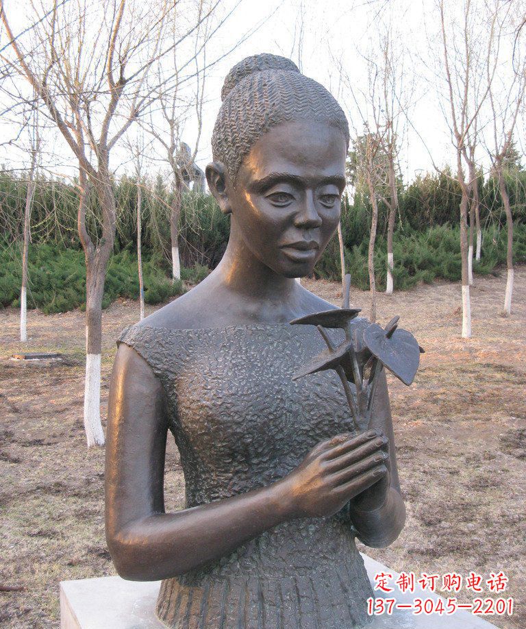益阳浪漫艺术·女人铜雕
