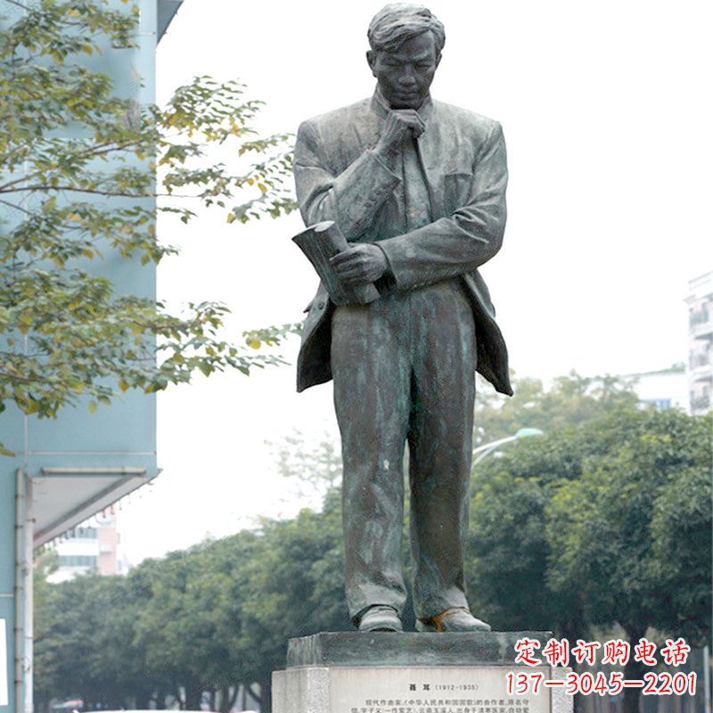 益阳很多历史上著名的人物都有精美的雕塑来表彰…