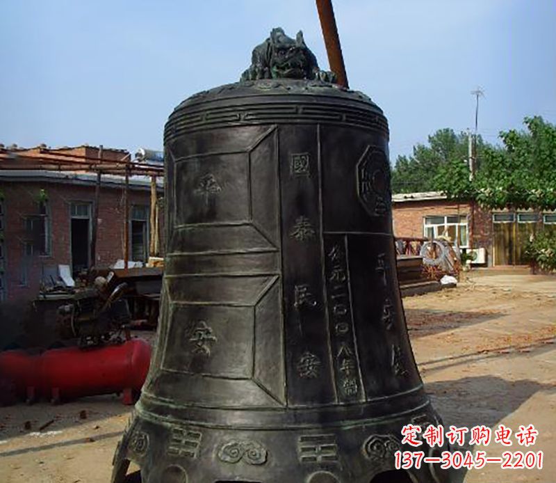 益阳平安国泰,民安铜钟雕塑