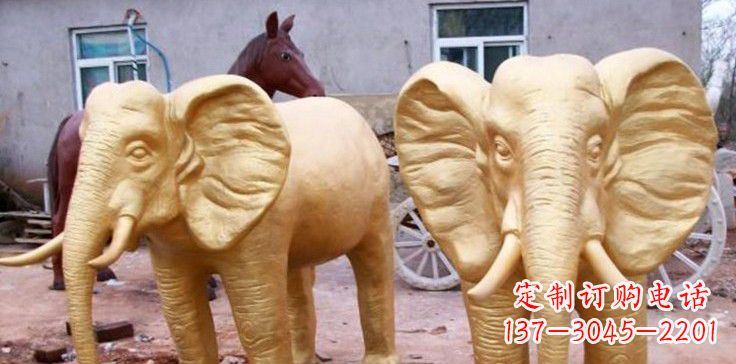 益阳漆金巨型大象雕塑，由中领雕塑厂家定制制作…