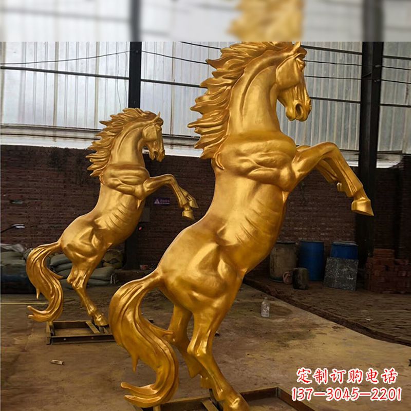 益阳精美马雕塑,精锐漆金马儿