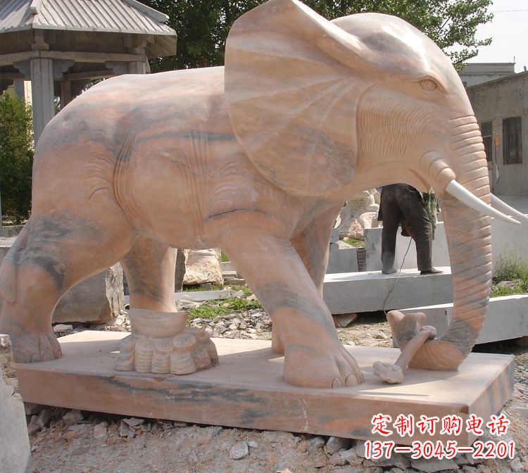 益阳华贵雅致的大象雕塑