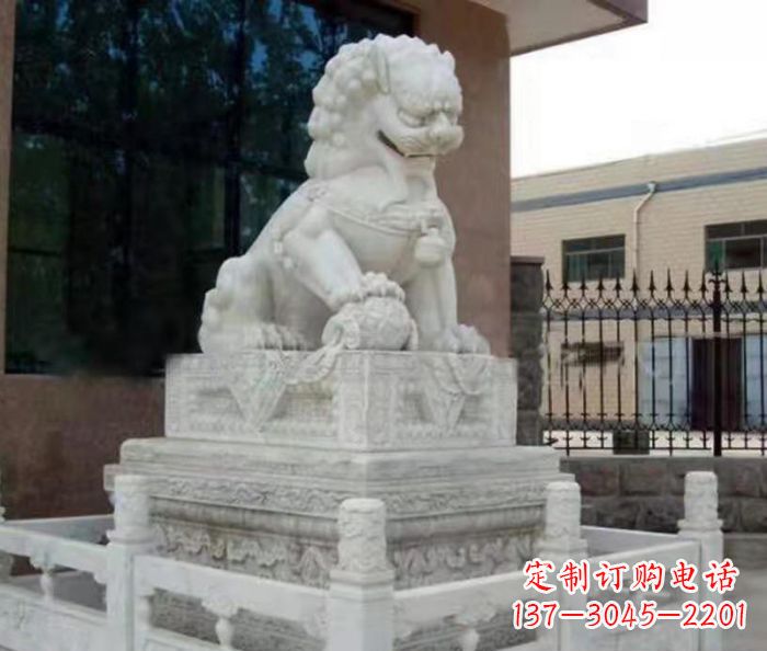 益阳宏伟雄浑的大理石狮子石雕