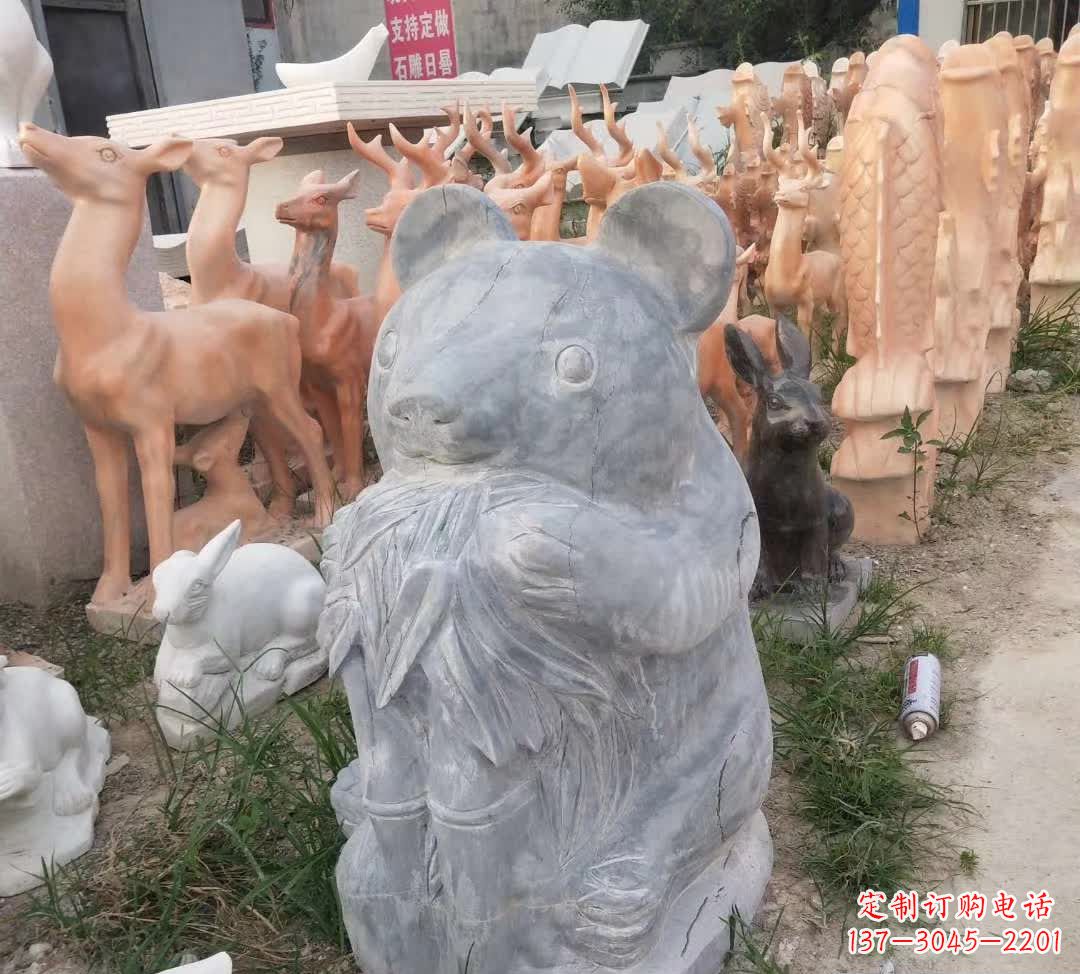 益阳青石动物熊猫雕塑