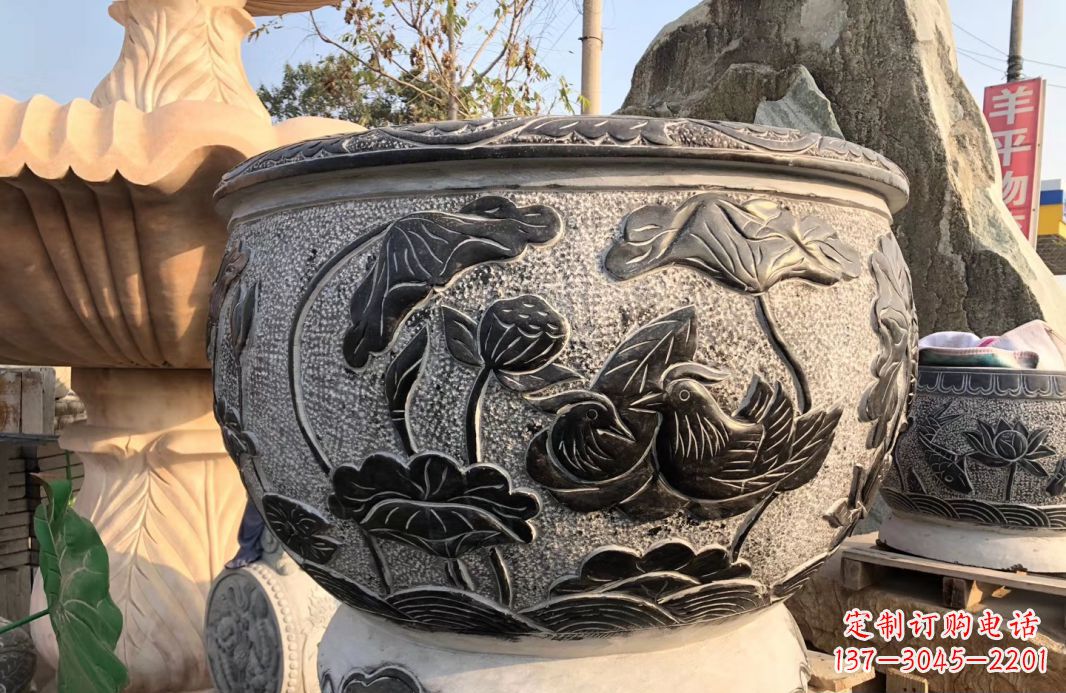 益阳荷花浮雕鱼缸雕塑,让空间更加生机勃勃