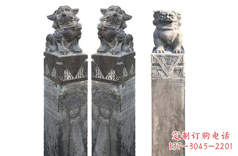 益阳来自古代的精美狮子雕塑