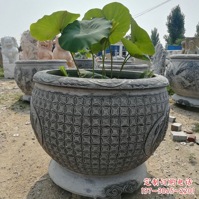 益阳荷花鱼石雕塑,精美雕塑展现浪漫情怀