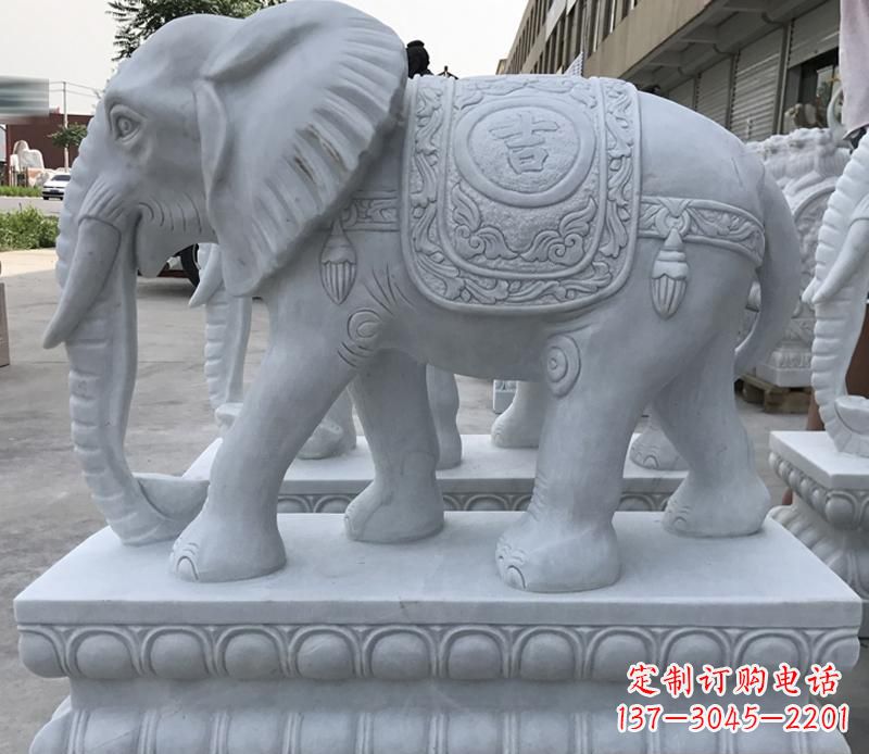 益阳青石纳福动物大象雕塑,完美缔造家庭装饰风景