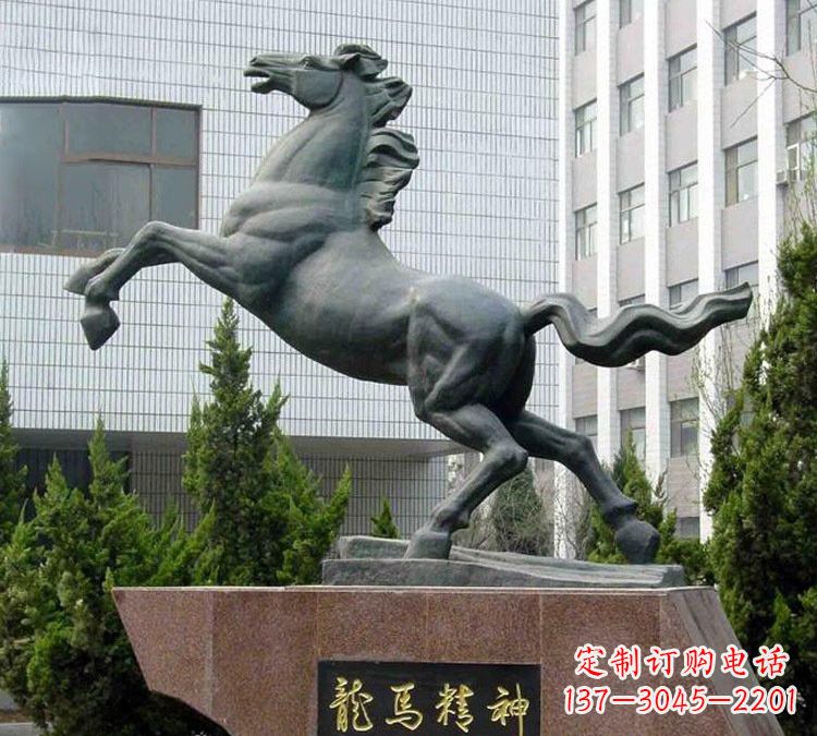 益阳青铜奔马精美雕塑是钜鹰中领雕塑推出的一款…