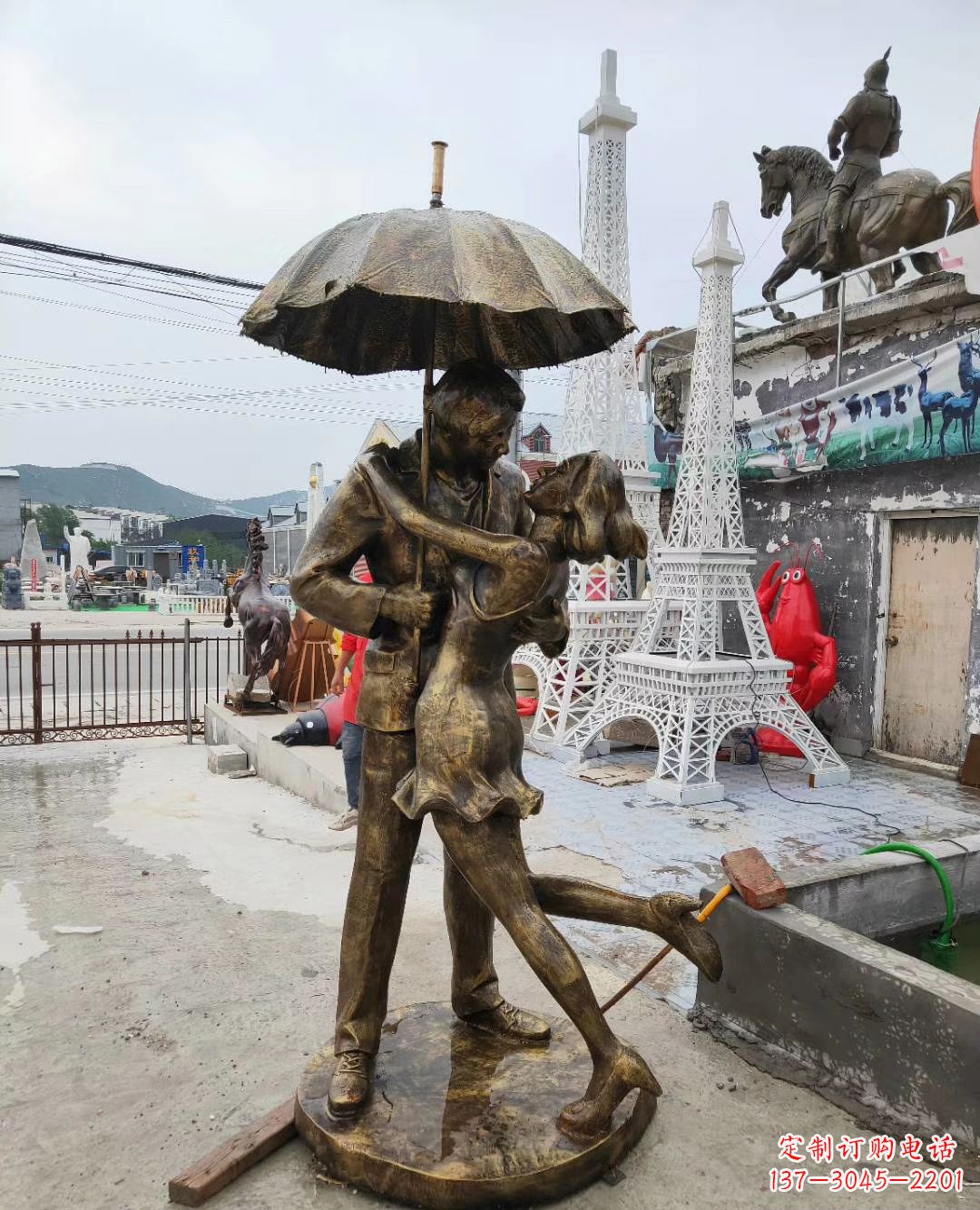 益阳情侣人物仿铜雕塑