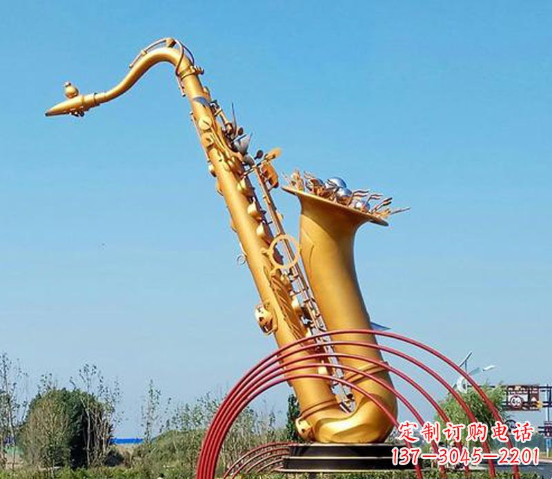 益阳萨克斯景观铜雕