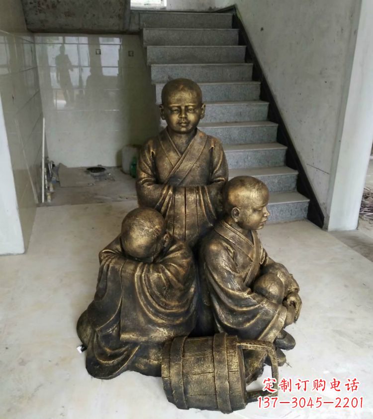 益阳中国领雕塑推出的金色佛祖三像是一件令人惊…