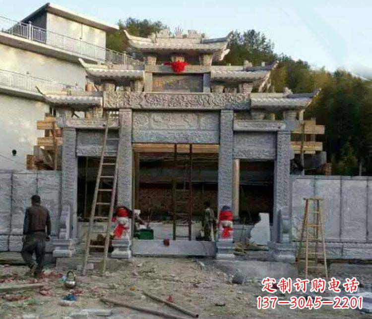 益阳三门仿古石雕牌坊打造质感升级的精致建筑