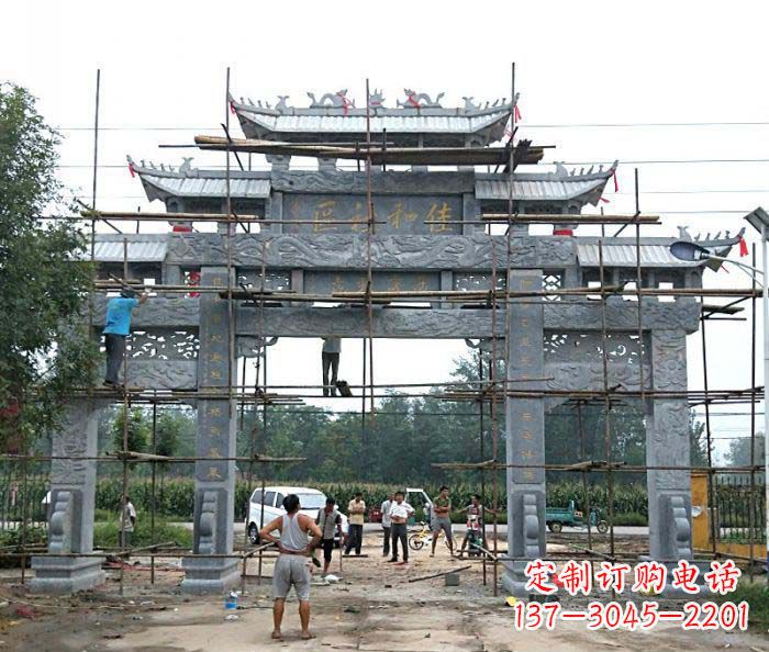 益阳三门牌坊石雕-传统工艺制作出行业领先的雕塑