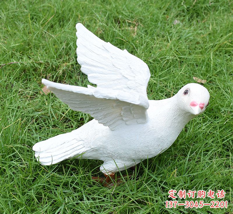 益阳少女和平鸽雕塑