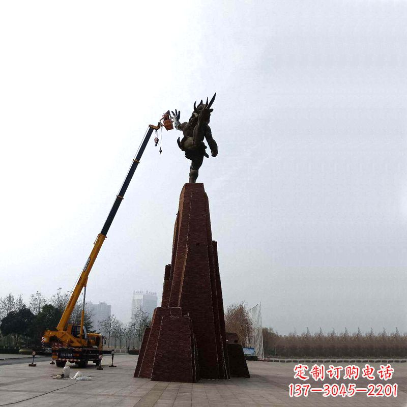 益阳神话传说之“夸父逐日”景观人物雕塑