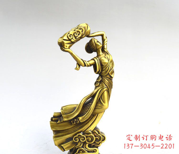 益阳传承古老神话的女娲雕塑