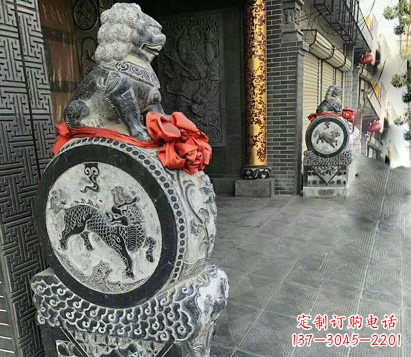 益阳狮子抱鼓石门墩雕塑,体现古典风格