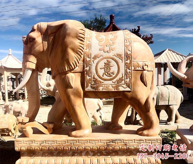 益阳精致多姿的大象雕塑