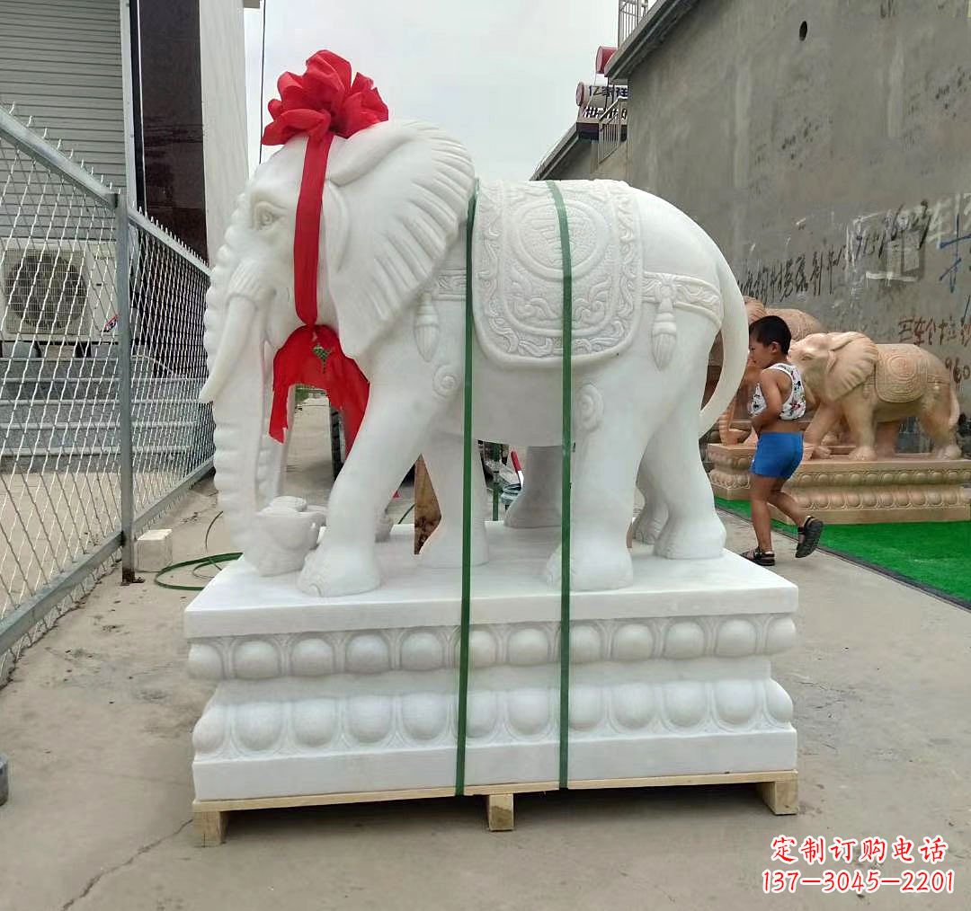 益阳中领雕塑精美玉雕大象