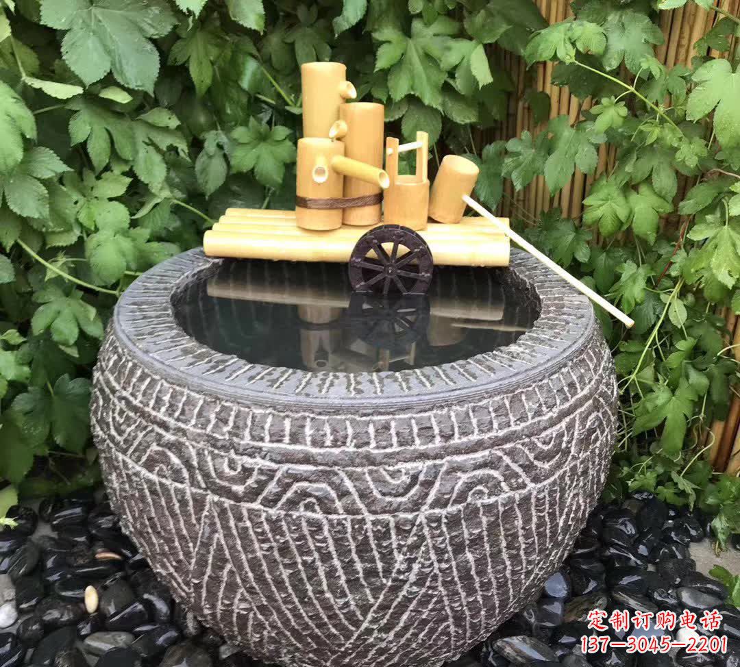益阳异彩纷呈的水缸雕塑