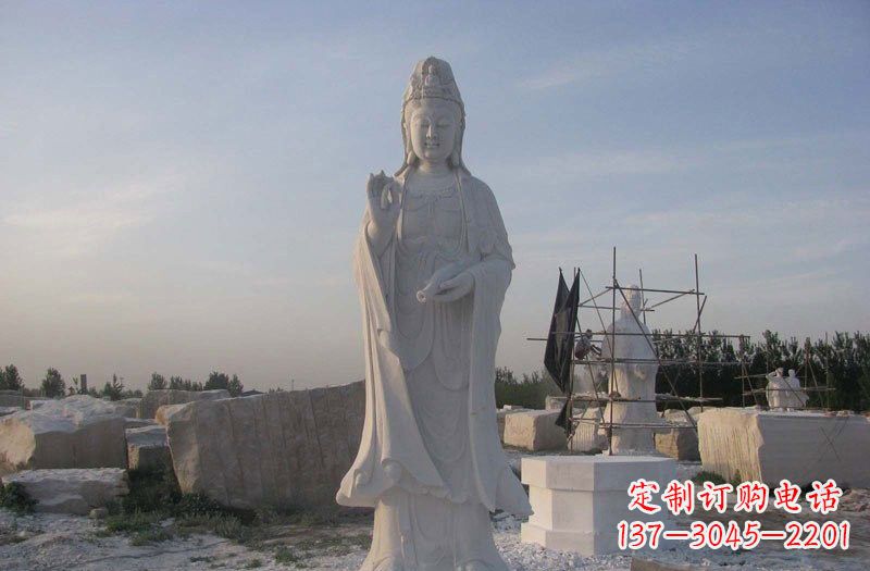 益阳现代艺术风格观音石雕塑