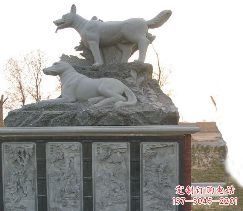 益阳体现艺术灵感的两只狗公园动物雕塑