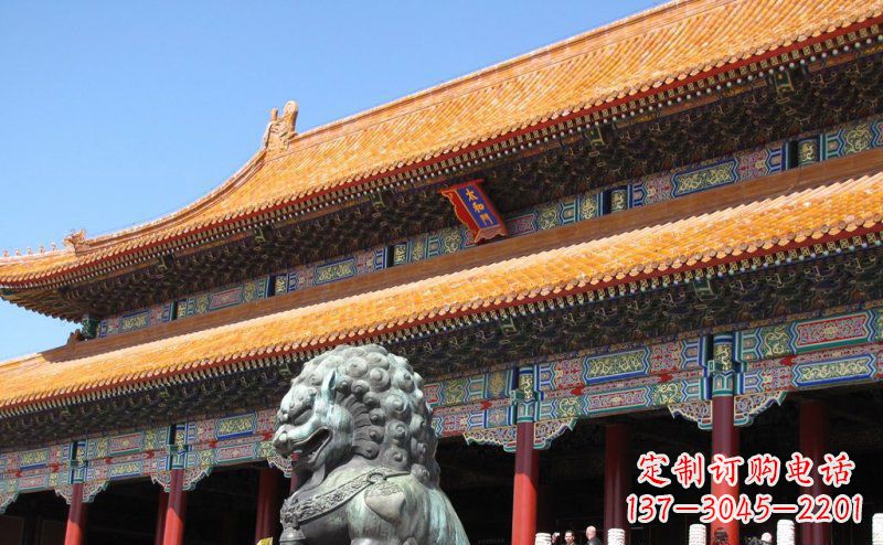 益阳寺庙门口青铜狮子雕塑