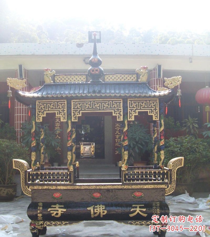 益阳寺庙铸铜四足方形带顶香炉