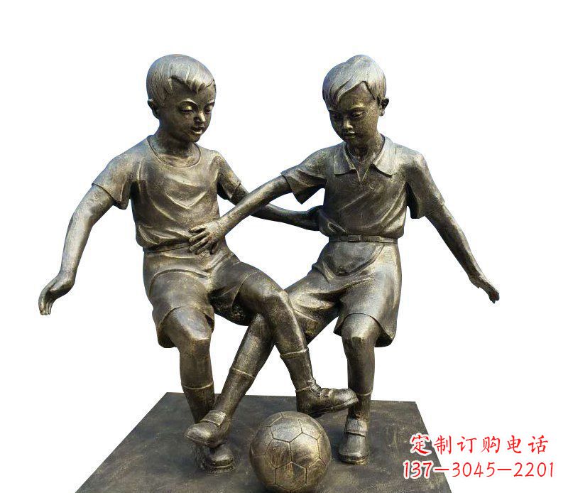 益阳踢足球的儿童铜雕 (2)