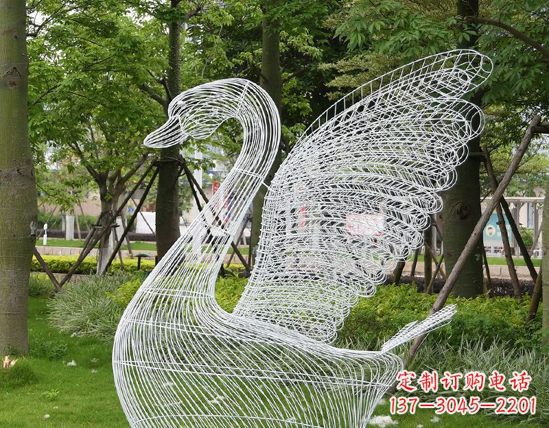 益阳天鹅镂空不锈钢雕塑