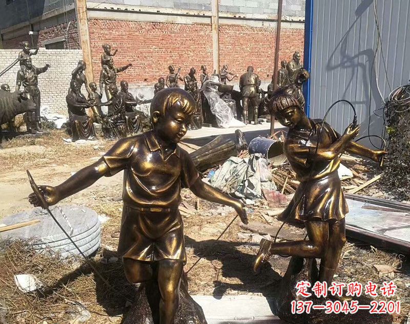 益阳跳绳的儿童铜雕