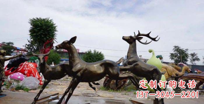 益阳跳跃的小鹿铜雕