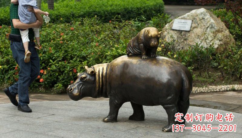 益阳铜雕母子河马