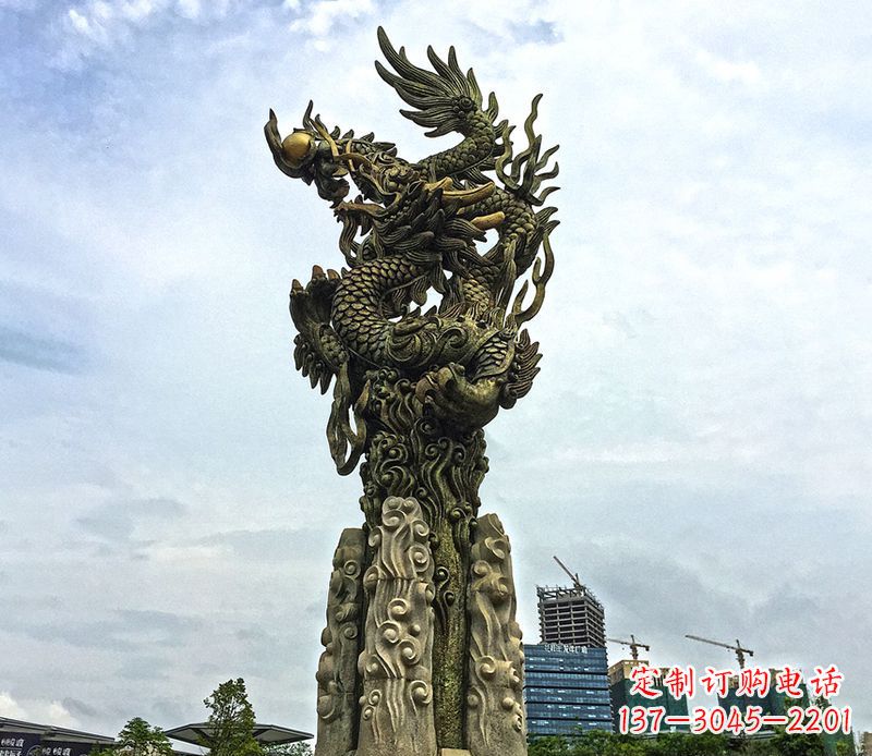 益阳铜雕盘龙柱